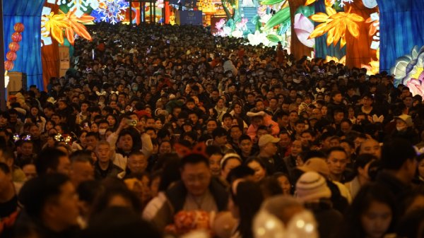 第一证券 创同期历史新高！广铁“五一”假期发送旅客1474.1万人次