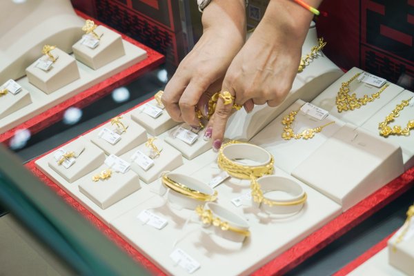 易配资 黄金税改，买金饰可能还会更贵